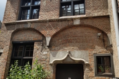 Mons